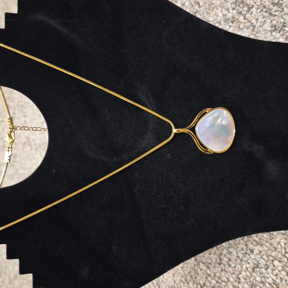 Fifth Avenue Collection Elegant Gold Tone Necklace With "Pamela's Pearl" Pendant